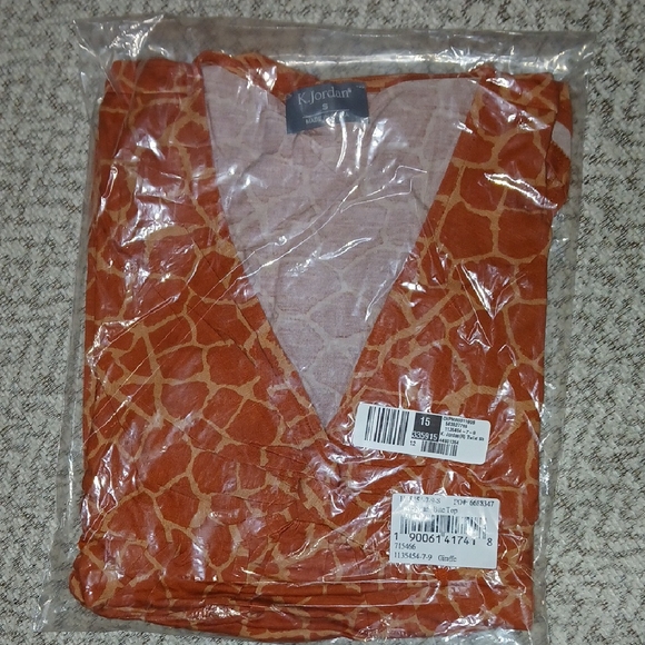 K Jordan S Orange Giraffe Print Twist Shark Bite Top - Picture 2 of 5